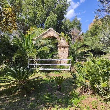 مزرعة للإقامة Masseria Fortificata Bellanova