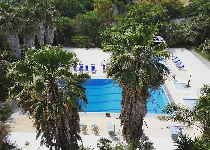 בית חווה Masseria Fortificata Bellanova *